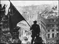 Радянський прапор перемоги над Берліном