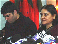 वरुण और मेनका गांधी