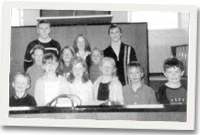 Aelodau ffyddlon o Eglwysi Dosbarth Amlwch yny Gymanfa Blant a gynhaliwyd yng Nghapel Ifan.