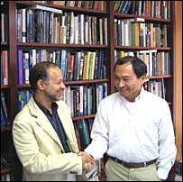 فرانسيس فوکوياما و اکبر گنجی