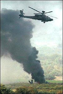 इराक़ में अमरीकी ब्लैकहॉक हेलिकॉप्टर