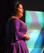 Cecilia Eleri Smiga o Wrecsam -  enillydd Ysgoloriaeth Tywyn Roberts