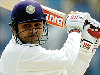 وریندر سہواگ پانچ روزہ میچوں میں ایک اننگز میں ٹرپل سنچری بنا چکے ہیں