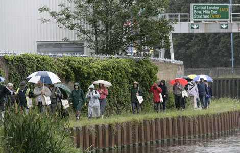Olympic Park walkers in the rain