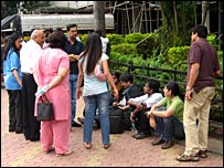 बंधकों के रिश्तेदार