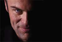 Maurice 'Moz' Morris (Julian Lewis Jones)