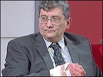 利用催眠术替代麻药造就先例，不过自己给自己催眠却非同寻常