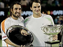 قهرمان و نايب قهرمان ملبورن (چپ)