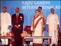 हैदराबाद हवाईअड्डे का उद्धाटन