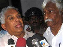 General Ratwatte (L) with Governor Regie Ranatunga (file photo taken in 2006)