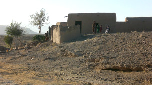 ځینې شنونکي دا په سیمه کې د قومي مشرانو د نفوذ او د پښتنو د کمزوري کولو لپاره یوه جوړه شوې دسیسه بولي.