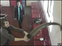 候车室里的破坏行为