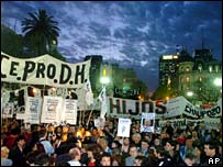 Kirli Savaş yılları aleyhinde bir gösteri