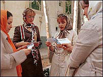 اشتغال به عنوان خواسته اصلی زنان ايران مطرح شده است