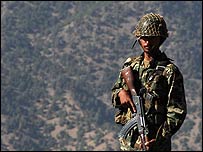 يک سرباز پاکستانی