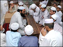 مدرسه دينی در کراچی