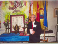 Ông vũ Khánh Thành và quan chức quận Hackney