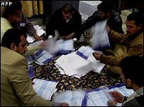 Apuração de votos no Iraque