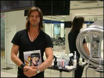 Bill Watson, trưởng phòng đào tạo