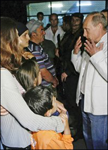 Thủ tướng Nga Putin nói chuyện với những người bỏ chạy sang khu vực Bắc Ossetia