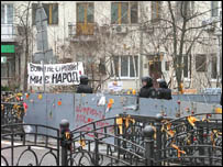 Барикада при адміністрації президента України