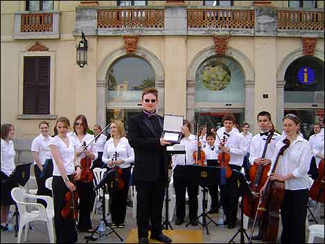 Ray Gallagher and the Hull Phil Youth Orch 470