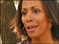 凯丽•霍尔姆斯