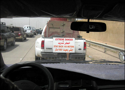 Dấu hiệu nguy hiểm trên đuôi xe của Mỹ.