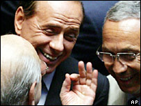 Livro lista diversas ofensas feitas por políticos de oposição da Itália