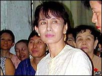 Ngoại trưởng EU kêu gọi  Miến Điện thả bà Suu Kyi