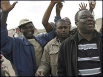 Lãnh đạo đối lập Morgan Tsvangirai và cộng sự