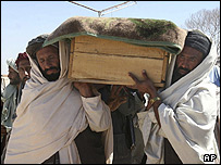 تشییع جنازه قربانیان انفجار یکشنبه در قندهار