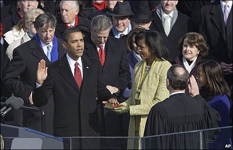 Barack Obama ABD Başkanı olarak yemin ederken