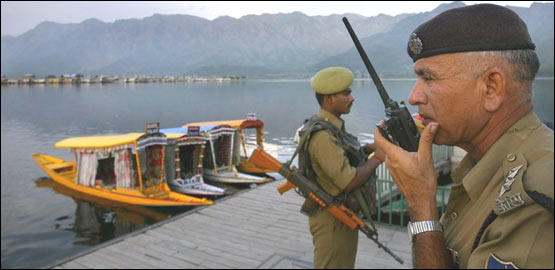 कश्मीर गोलमेज़ सम्मेलन के मौक़े पर कड़ी सुरक्षा