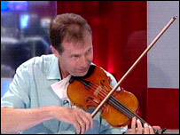 Cây vĩ cầm David Juritz sẽ kiếm tiền bằng cách biểu diễn nhạc của Bach