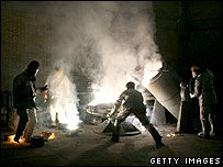 Técnicos iranianos em Isfahan