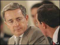 O presidente da Colômbia, Álvaro Uribe, durante a reunião do Grupo do Rio em Santo Domingo