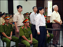 Bị can Nguyễn Văn Hải, Nguyễn Việt Chiến, Phạm Xuân Quắc và Đinh Văn Huynh  