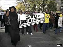 Manifestantes contra o racismo realizam protesto em Washington