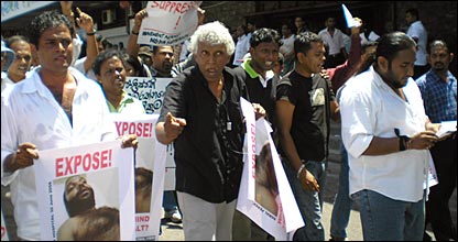 Journalists leaders in the protest (photo Lankadissent.com)