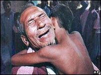 Parentes de vítimas do naufrágio da balsa 