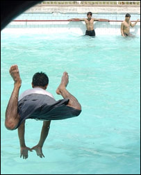 स्विमिंग पूल