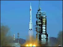 Çin'in uzaya gönderdiği roket