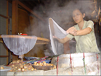 Lò bánh tráng tư nhân