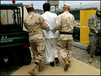 Guantanamo Üssü'ndeki bir tutsak