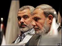 Ismail Haniya (esq.) e Mahmoud Zahhar, líderes do Hamas
