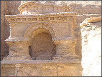 محل کشف آثار باستانی