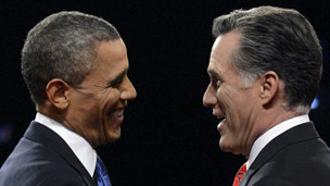 Obama và Romney bắt tay nhau tại buổi tranh luận