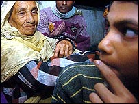 चक्रवात पीड़ित लोग