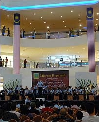 A concert in the Borneo Hypermall by the South Norfolk Youth Symphonic Band